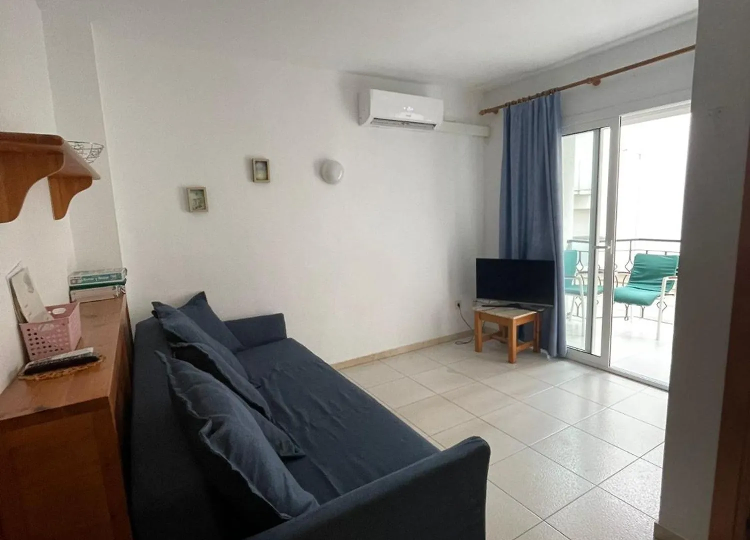 Apartamento Con Piscina En El Centro De Blanes contacts